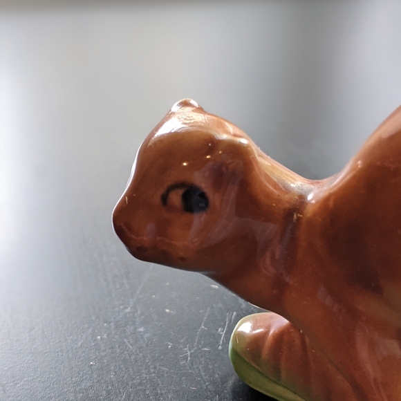 Signed Shawnee Pottery Squirrel Planter #664 - Picture 8 of 10